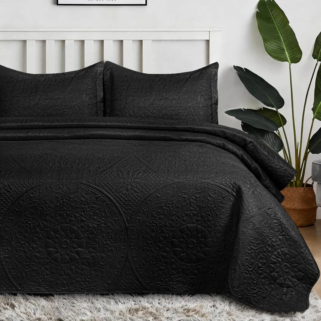 Floral Quilted Bedspread Set Black
