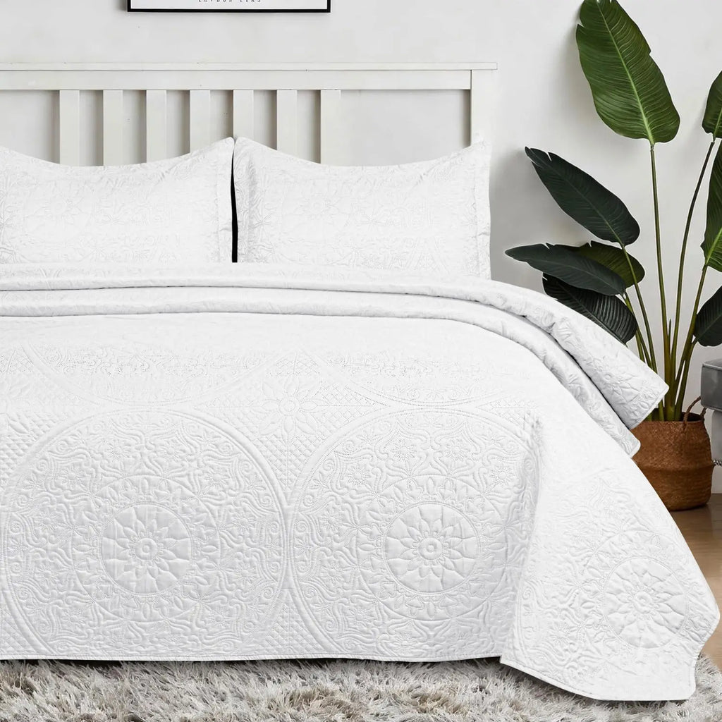 Floral Quilted Bedspread Set White