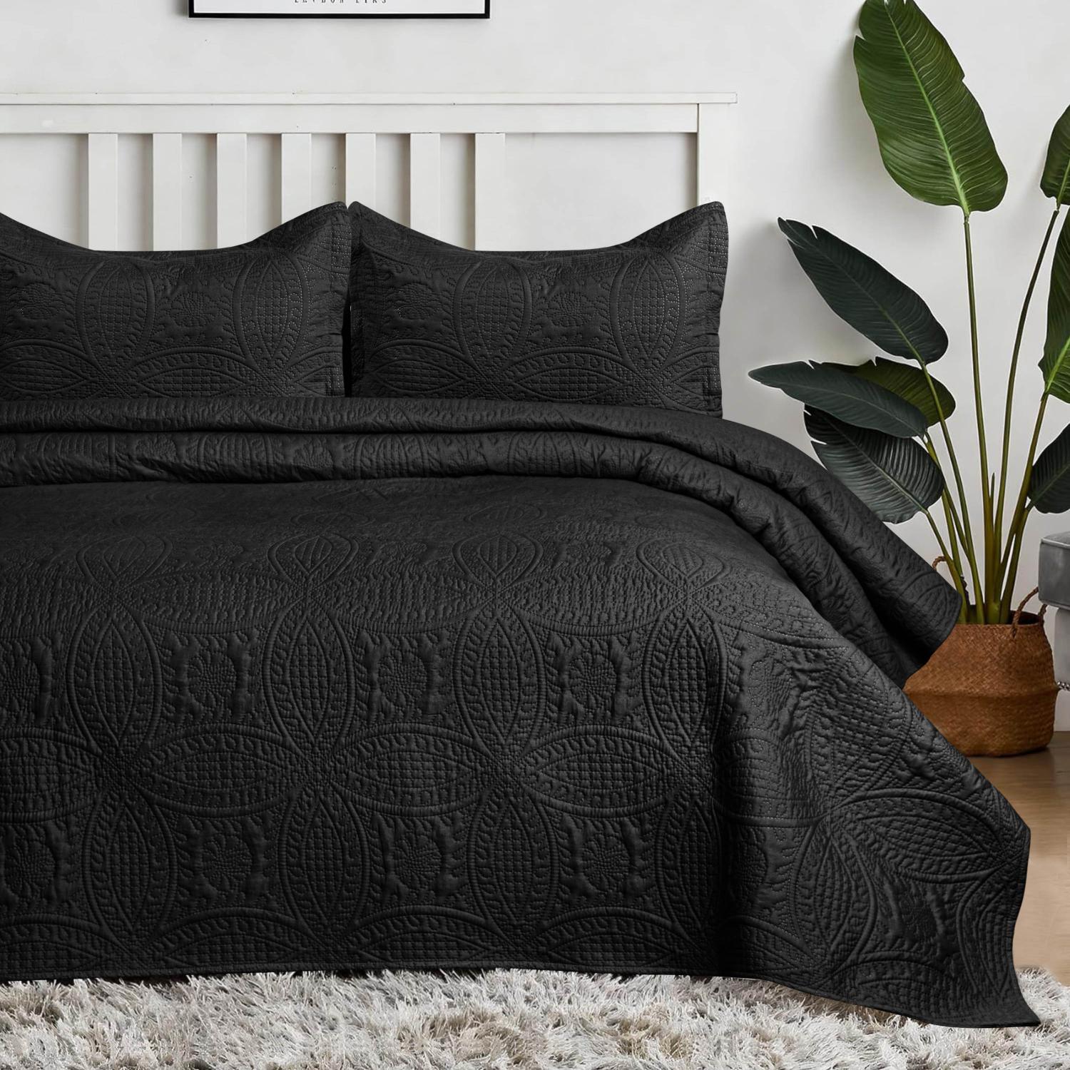 Coin Quilted Bedspread Set — Lightweight All-Season Coverlet with Pillow Shams