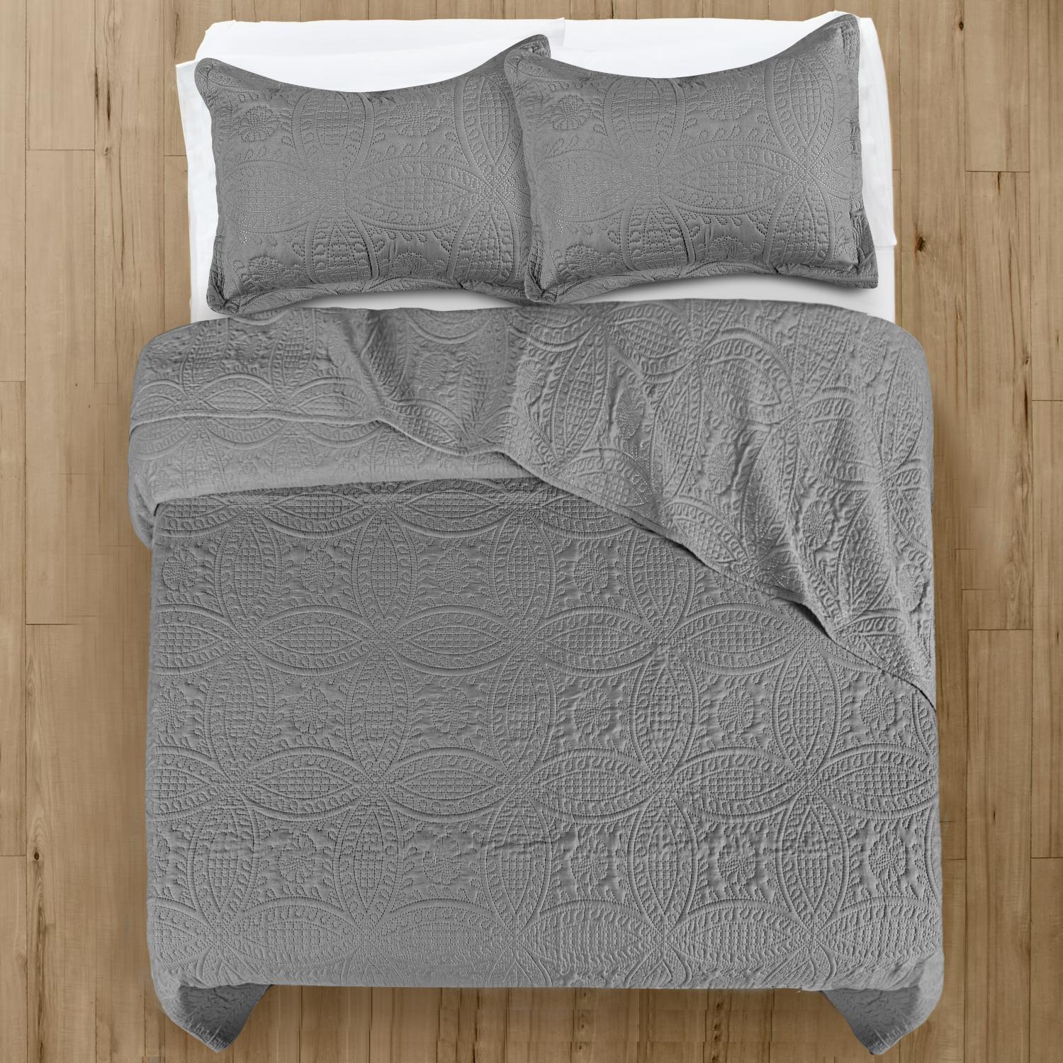 Coin Quilted Bedspread Set — Lightweight All-Season Coverlet with Pillow Shams