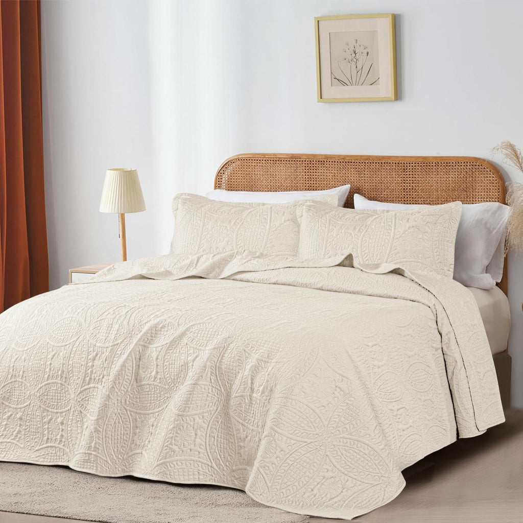 Coin Quilted Bedspread Set — Lightweight All-Season Coverlet with Pillow Shams
