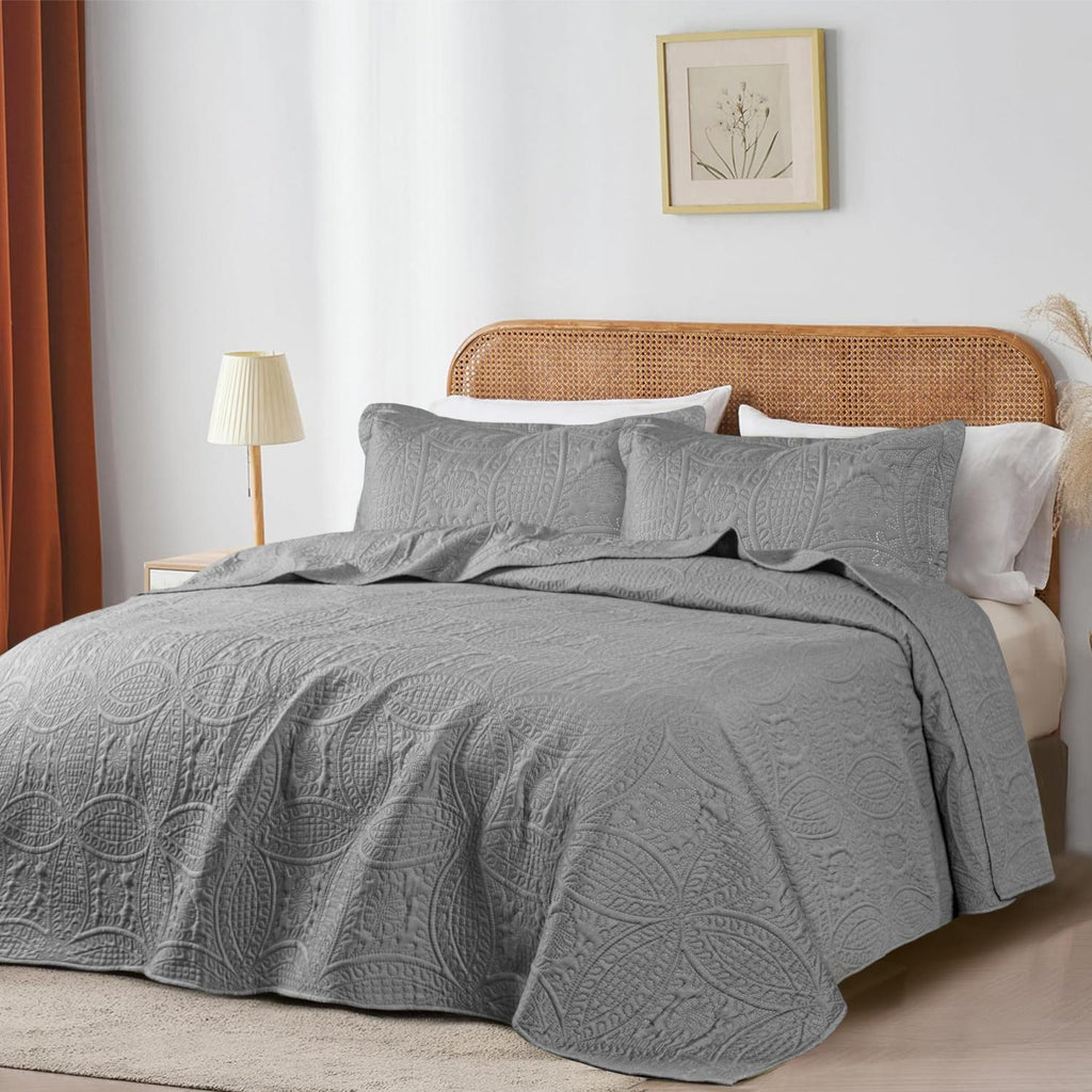Coin Quilted Bedspread Set — Lightweight All-Season Coverlet with Pillow Shams