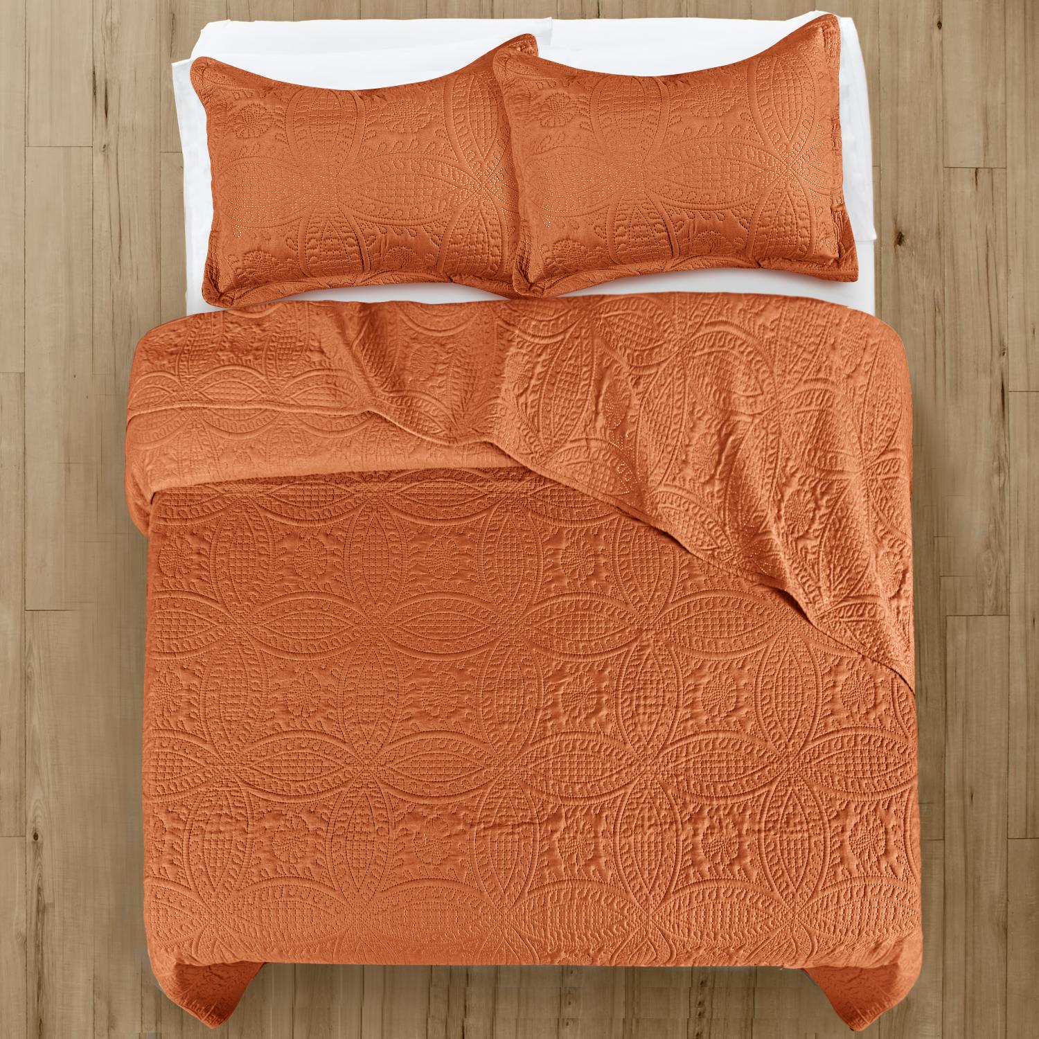 Coin Quilted Bedspread Set — Lightweight All-Season Coverlet with Pillow Shams