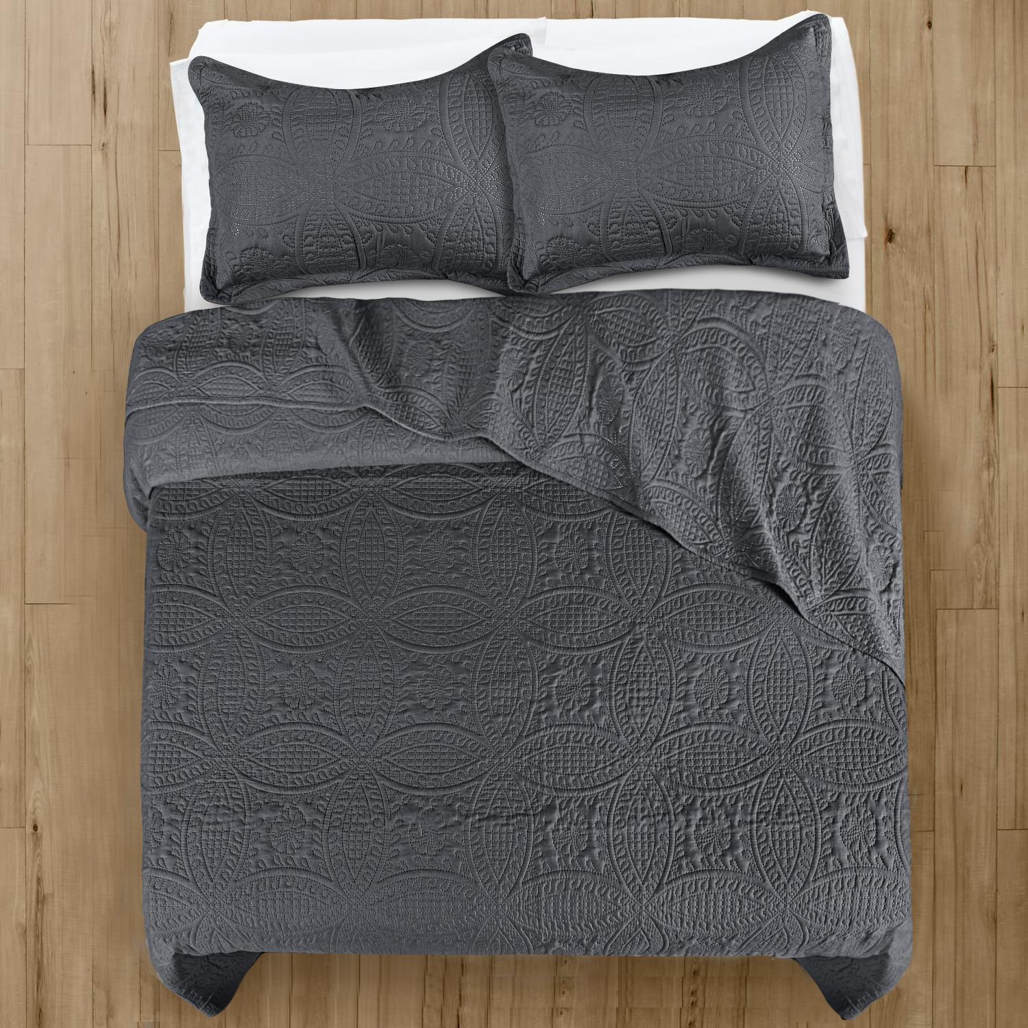 Coin Quilted Bedspread Set — Lightweight All-Season Coverlet with Pillow Shams