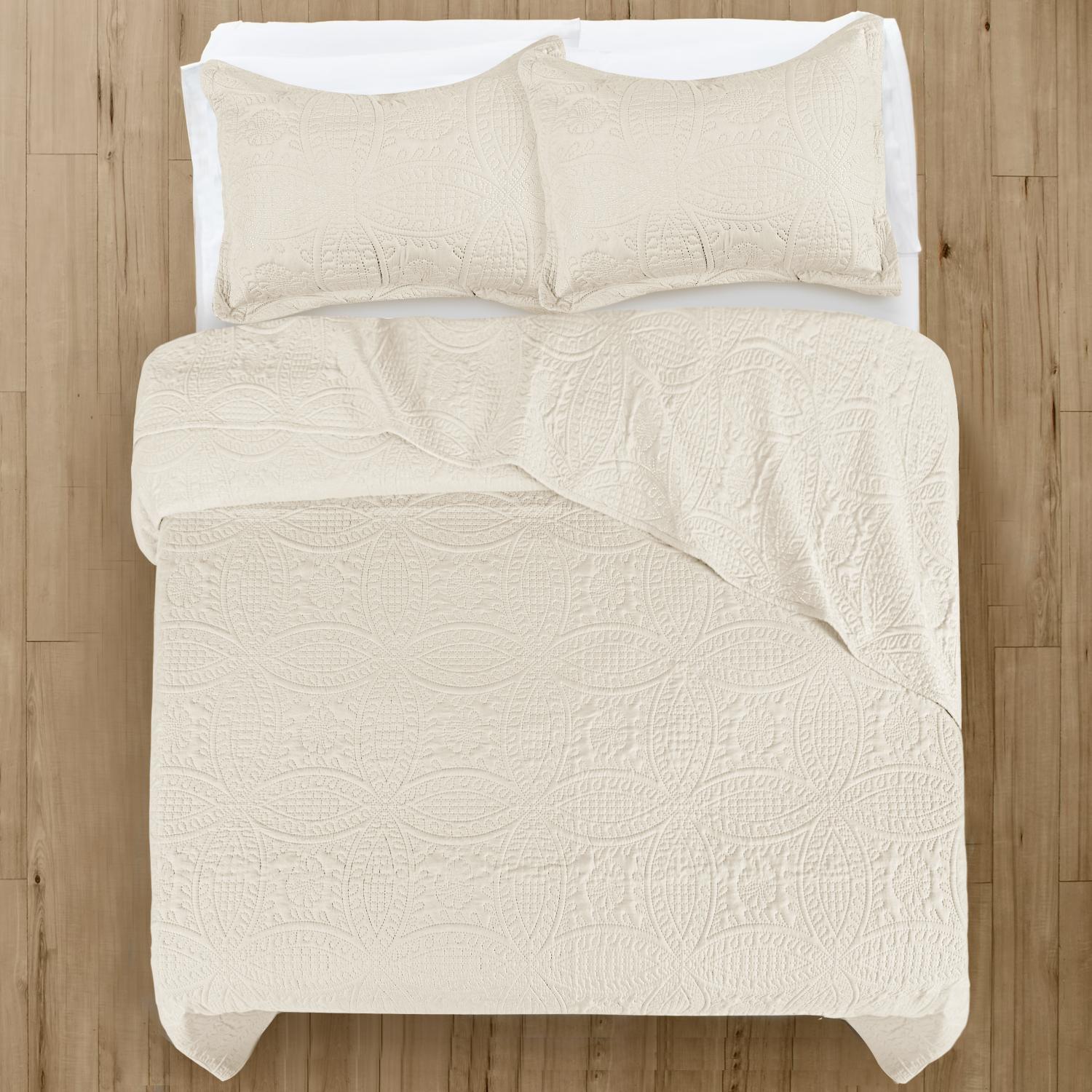 Coin Quilted Bedspread Set — Lightweight All-Season Coverlet with Pillow Shams