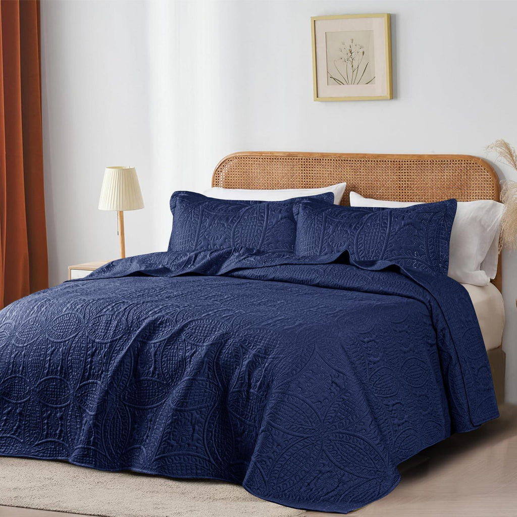 Coin Quilted Bedspread Set — Lightweight All-Season Coverlet with Pillow Shams
