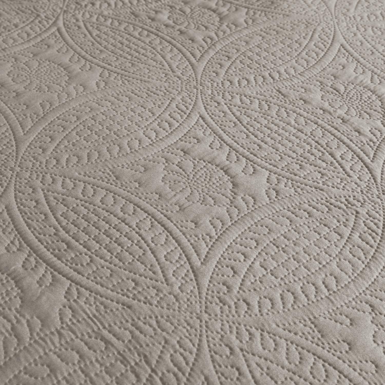 Coin Quilted Bedspread Set — Lightweight All-Season Coverlet with Pillow Shams