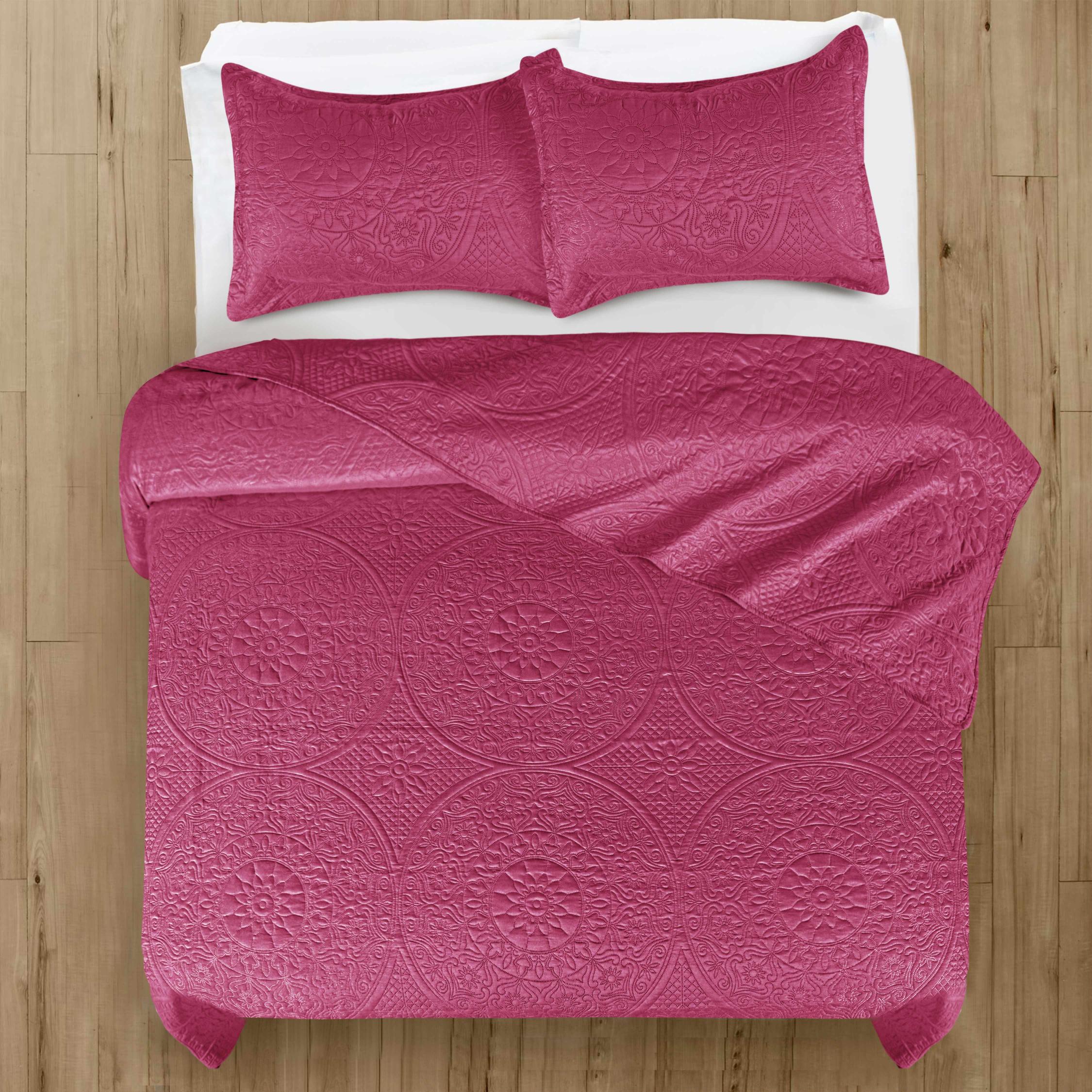 Floral Quilted Bedspread Set — Lightweight All-Season Coverlet with Pillow Shams