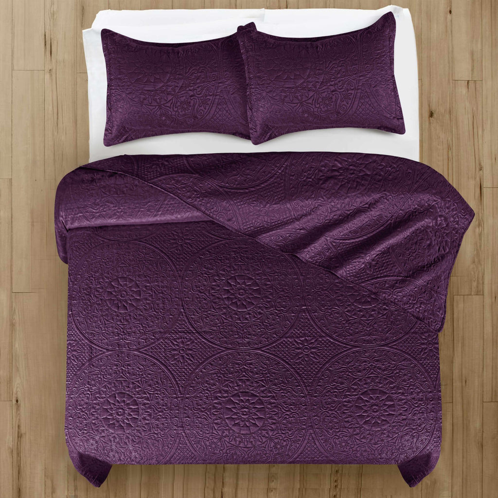 Floral Quilted Bedspread Set — Lightweight All-Season Coverlet with Pillow Shams